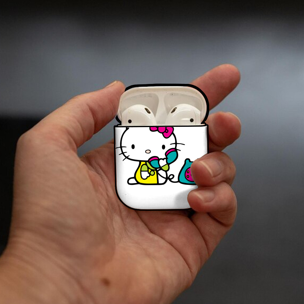 Hello Kitty ハローキティ AirPods 第2世代保護ケース ハードシェル ブラック 耐衝撃・防指紋・カラビナ付き