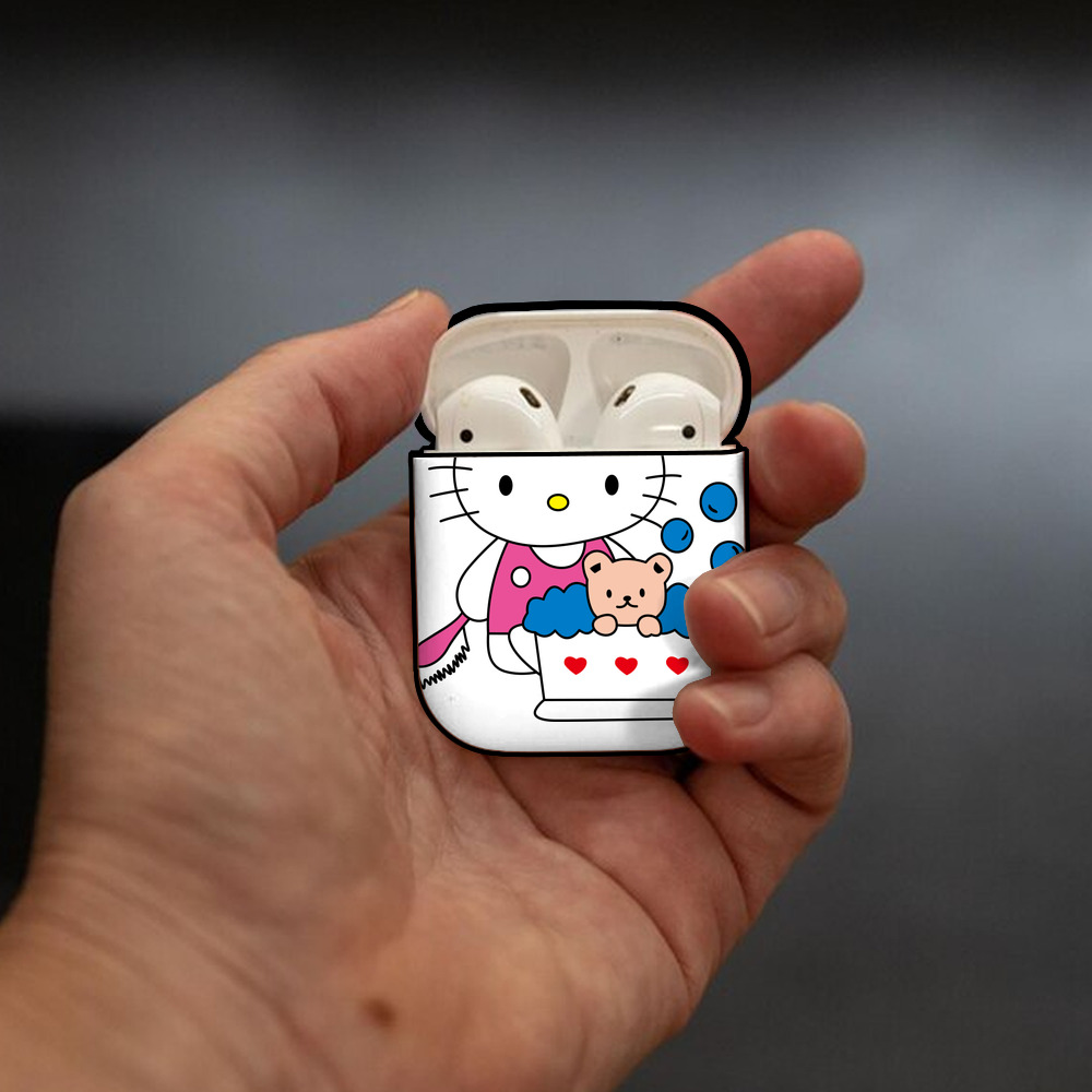Hello Kitty ハローキティ AirPods 第2世代保護ケース ハードシェル ブラック 耐衝撃・防指紋・カラビナ付き
