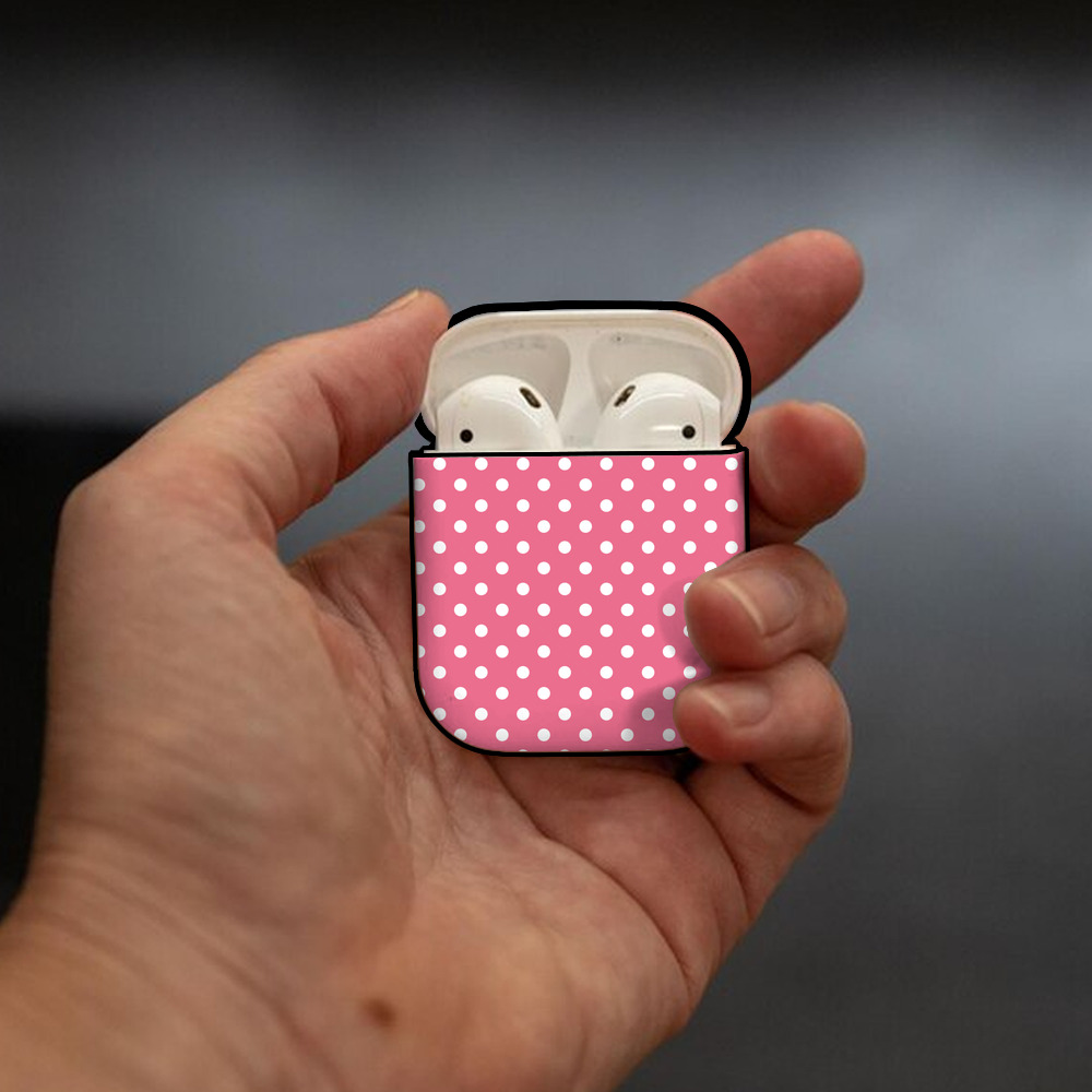 Hello Kitty ハローキティ AirPods 第2世代保護ケース ハードシェル ブラック 耐衝撃・防指紋・カラビナ付き