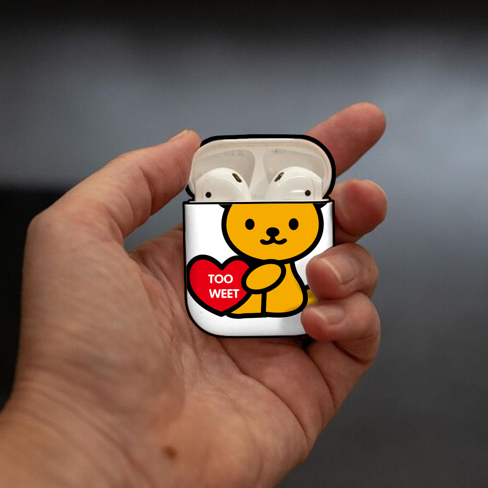 Hello Kitty ハローキティ AirPods 第2世代保護ケース ハードシェル ブラック 耐衝撃・防指紋・カラビナ付き