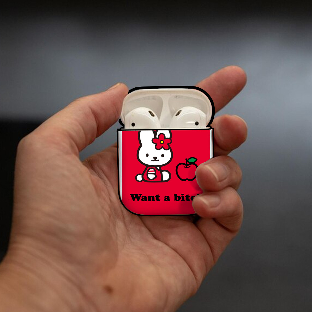 Hello Kitty ハローキティ AirPods 第2世代保護ケース ハードシェル ブラック 耐衝撃・防指紋・カラビナ付き