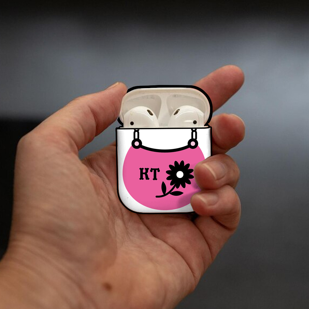 Hello Kitty ハローキティ AirPods 第2世代保護ケース ハードシェル ブラック 耐衝撃・防指紋・カラビナ付き