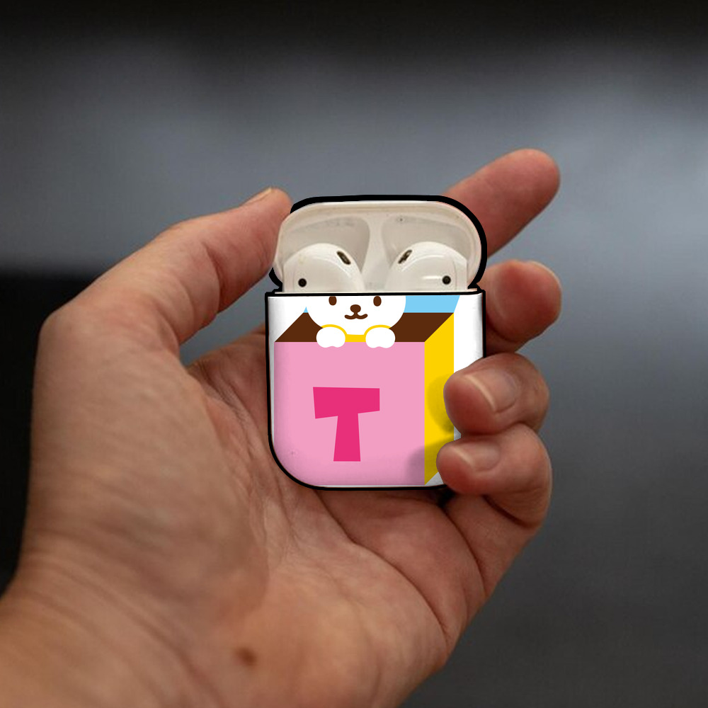 Hello Kitty ハローキティ AirPods 第2世代保護ケース ハードシェル ブラック 耐衝撃・防指紋・カラビナ付き